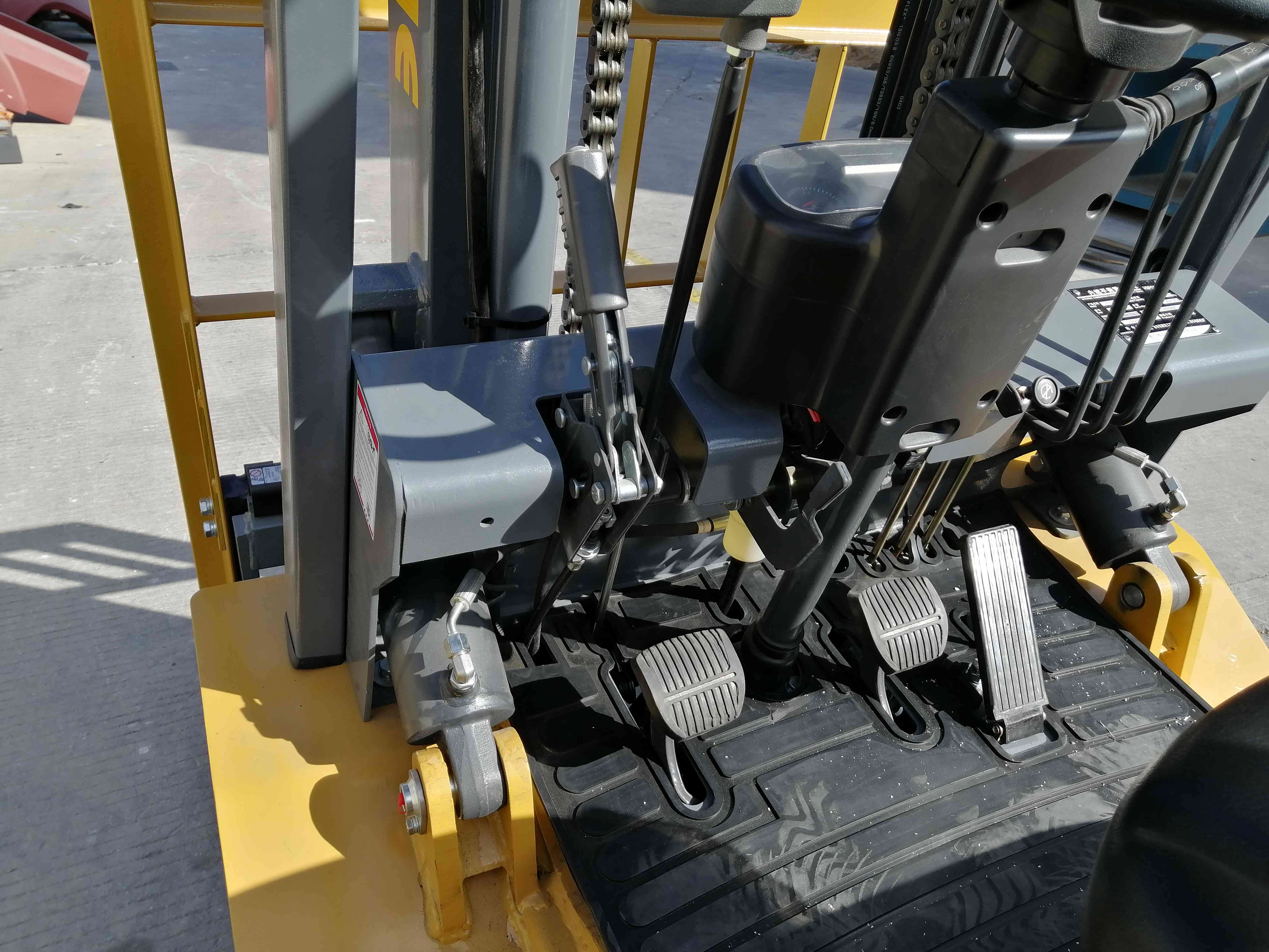 4-Tonnen-Diesel-Gabelstapler mit hydraulischem Getriebe