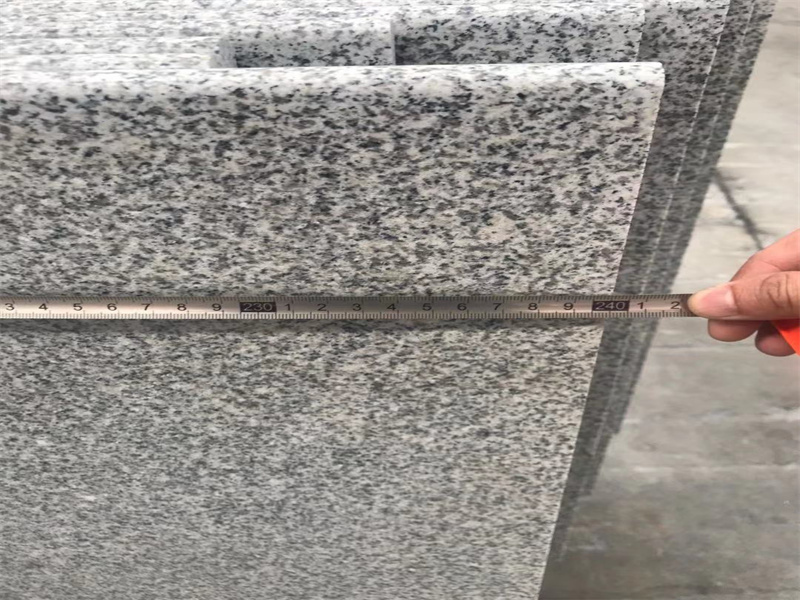 Arbeitsplattenrohlinge aus grauem Granit