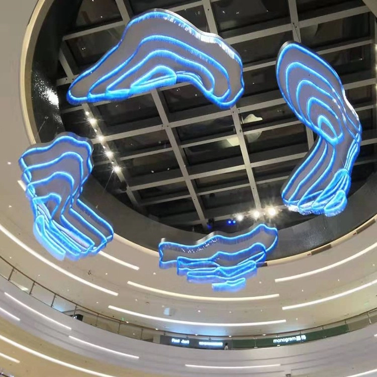 Glänzende hängende Wolkendekoration für Einkaufszentrum