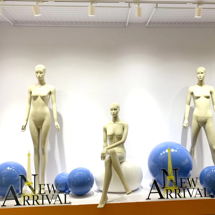 Blaue Ballone des heißen Verkaufsfiberglases für Schaufenster des weiblichen Einzelhandels
