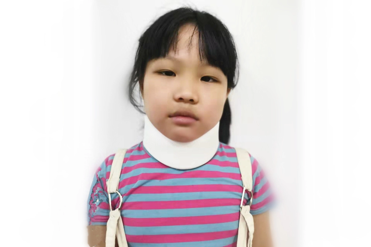 Pädiatrische weiche Nackenstütze Orthopädische Halskrause für Jugendliche mit bequemem Schaumstoff