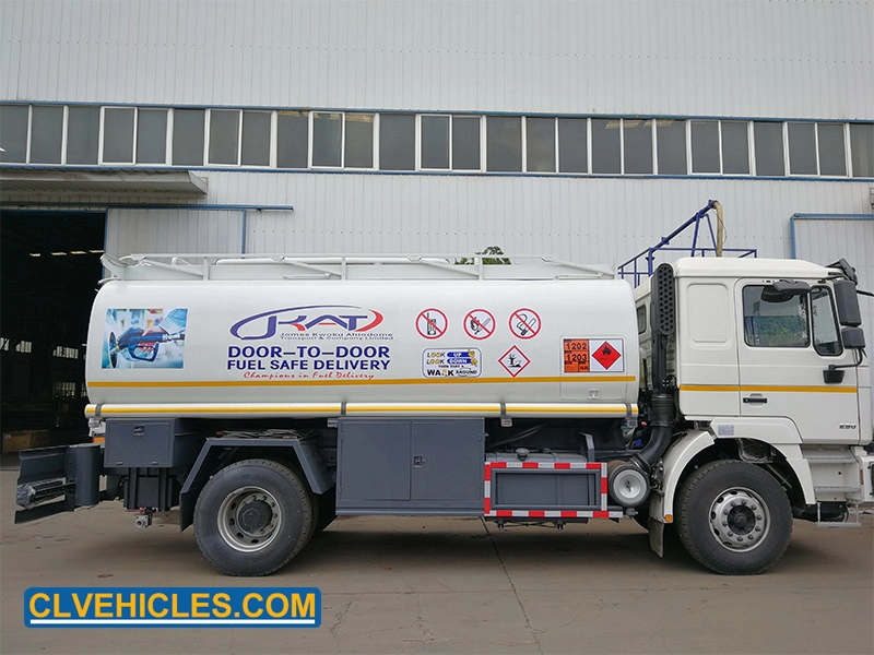 Shacman 18000 Liter Rohöltankwagen