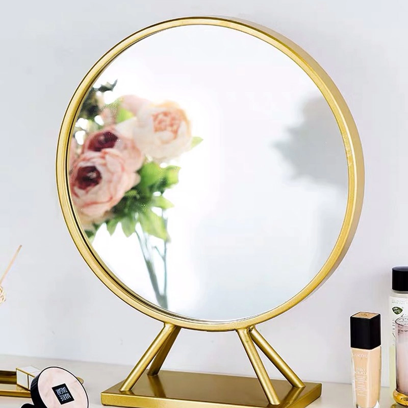 Tisch-Kosmetikspiegel aus Metall im Gold-Ins-Stil