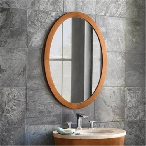 Badezimmerspiegel mit Rahmen aus hellem Eichenholz