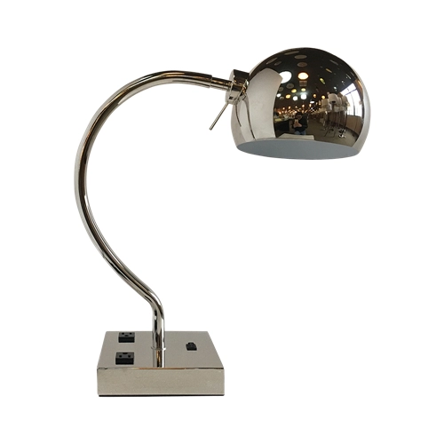 Moderne Schreibtischlampe aus poliertem Chrom mit Steckdosen