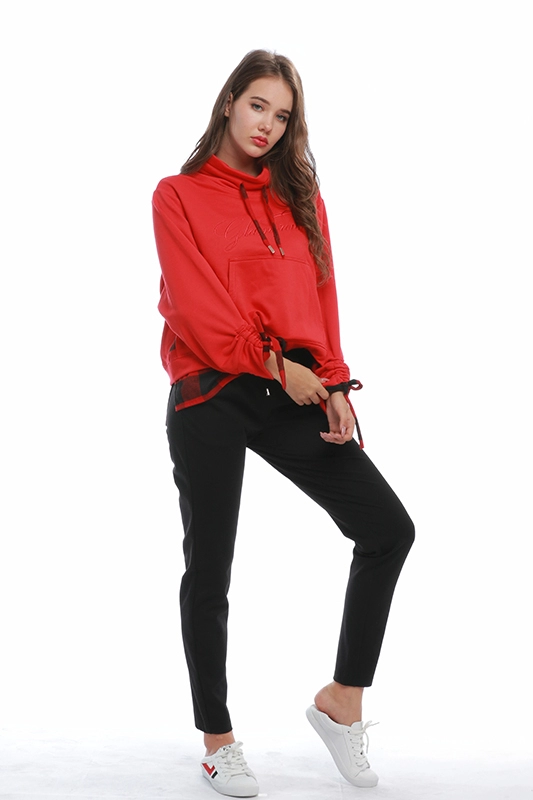 Einfarbige, schwarze, elastische Taillen-String-Activewear-Sweat-Jogger-Manschettenhose für Damen