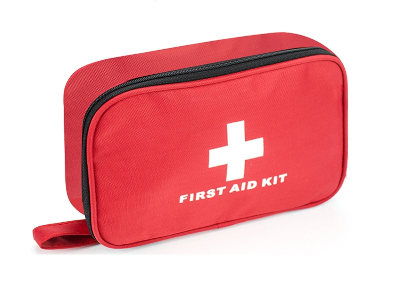 Rote tragbare leere kleine Erste-Hilfe-Tasche